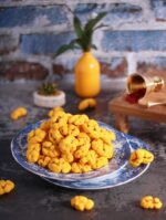 نقل با مغز گردویی و طعم زعفران