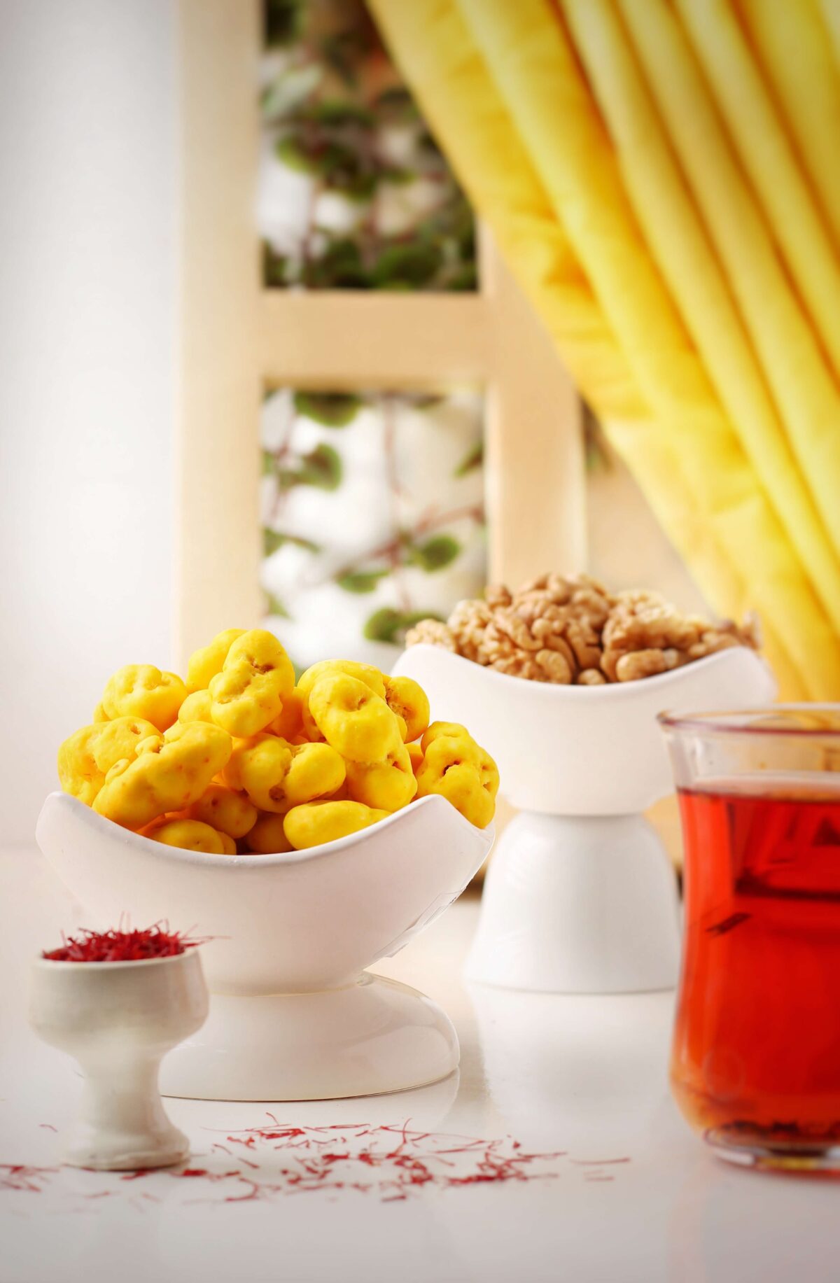 نقل گردویی زعفرانی