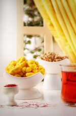 نقل گردویی زعفرانی