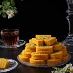 حلوای زعفرانی دیس با چای