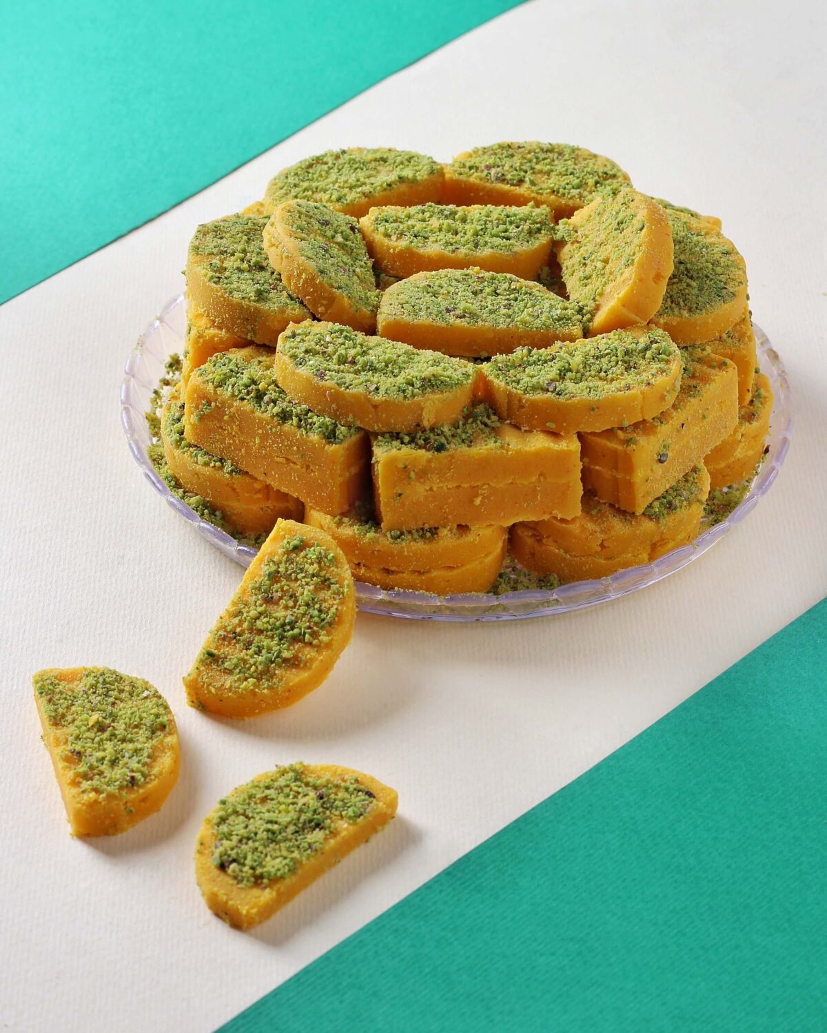حلوای زعفرانی مجلسی